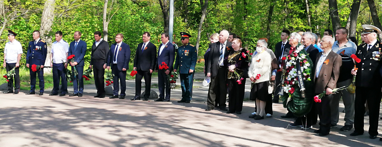 Сотрудники АО «Алмаз» возложили цветы павшим в Великой Отечественной войне