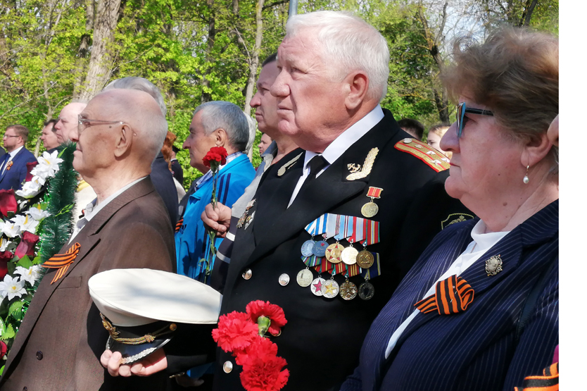 Сотрудники АО «Алмаз» возложили цветы павшим в Великой Отечественной войне